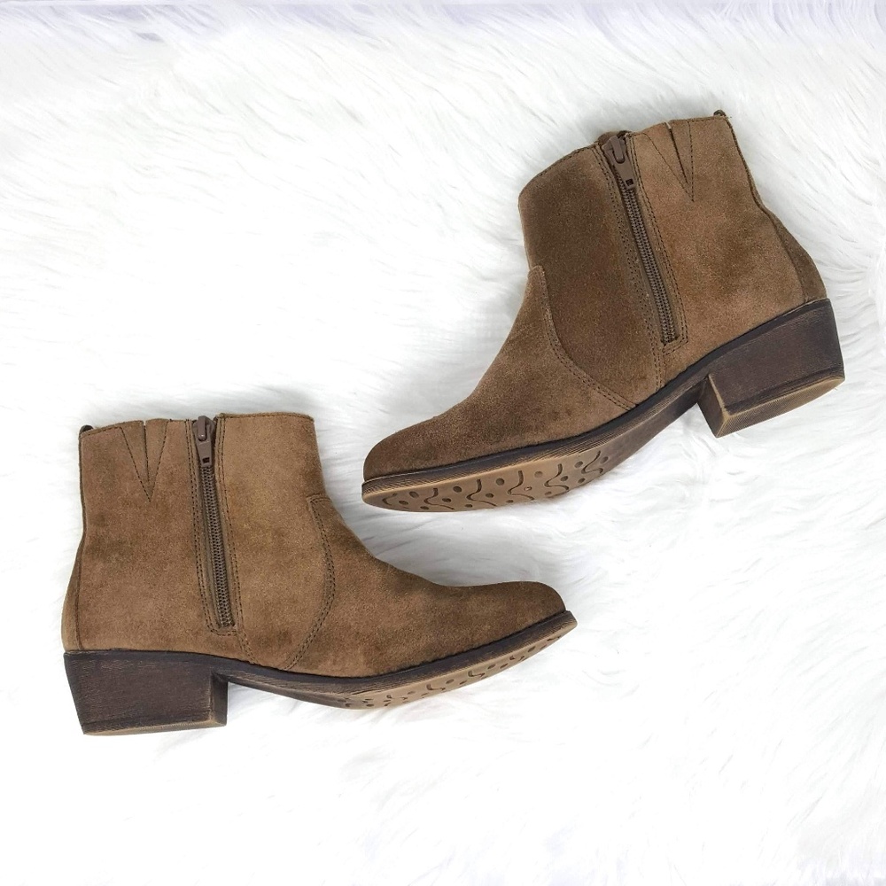 White Mountain Jackie Taupe Suede Stud Booties 6M - Picture 2 of 8